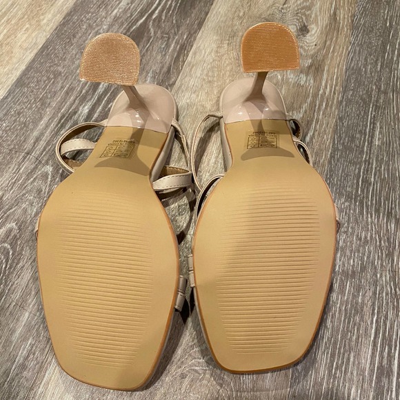 Missguided Nude Triple Strap - Picture 3 of 5